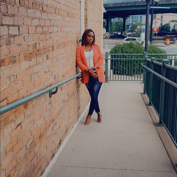 Women’s Pinstriped Open Front Blazer - Picture 3 of 3